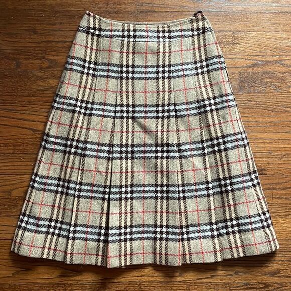 Vintage Burberry Pleated Wool Skirt - Picture 7 of 7